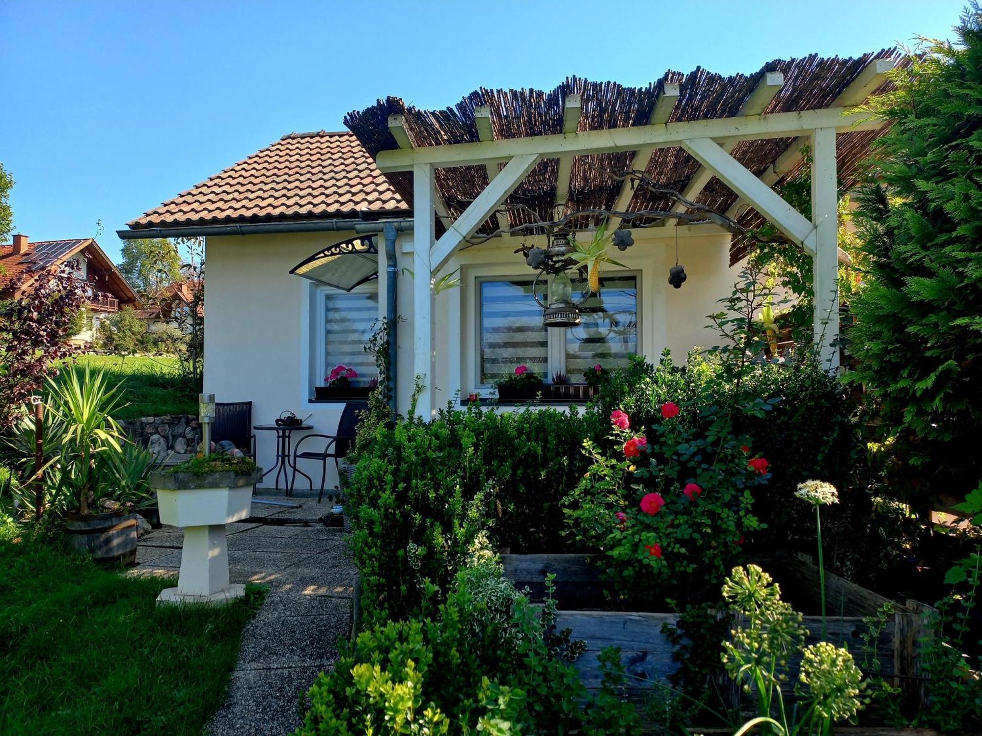 Ferienhaus Kaerntnergmiat Feldkirchen in Kärnten エクステリア 写真